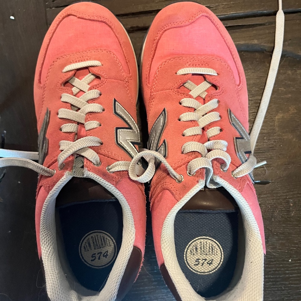 New Balance Retro Sneaker- Women's 574 Sneaker Pink Size 9.5